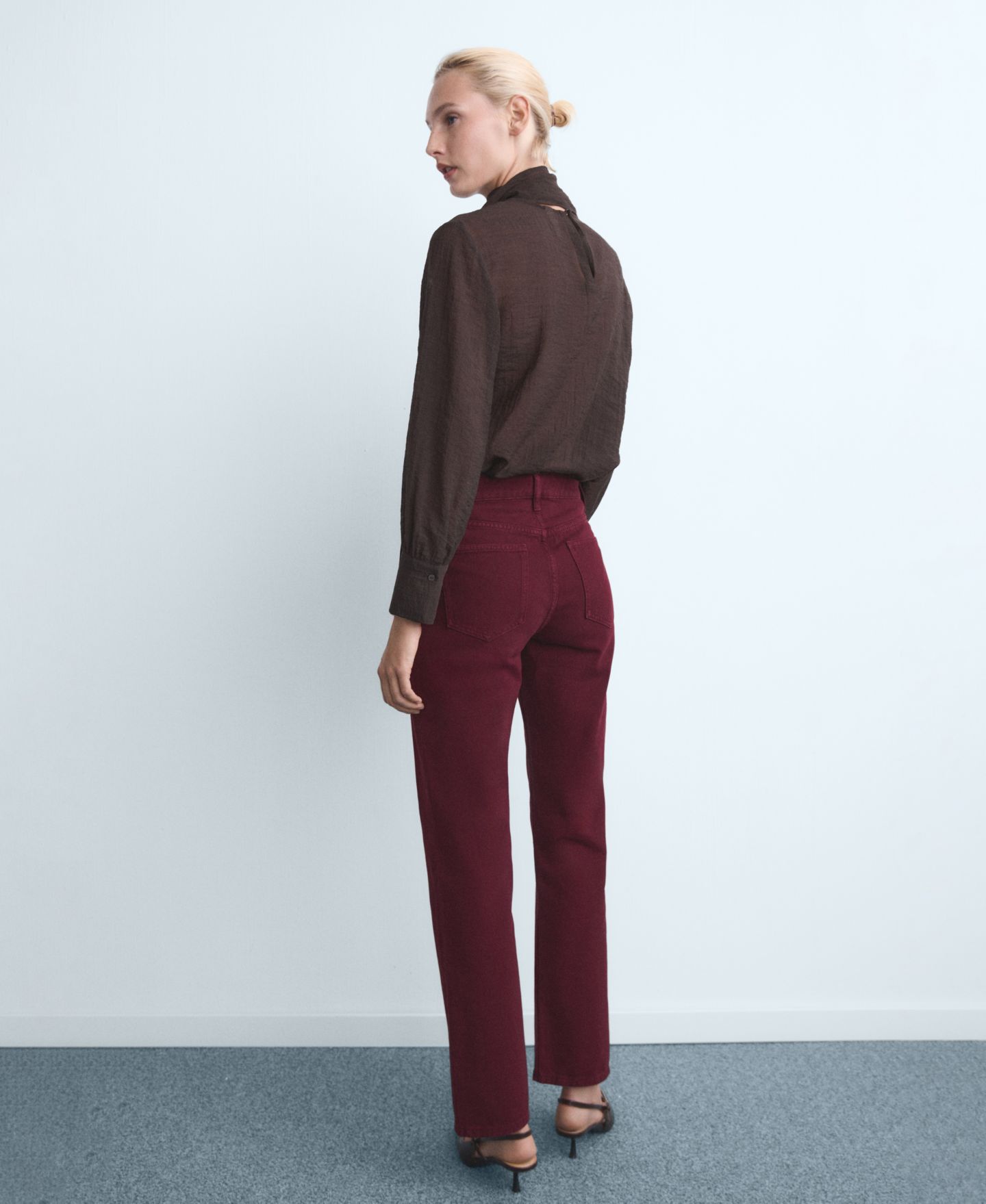Женские джинсы Mango Matilda High-Rise Straight, цвет: Винный — фото 3