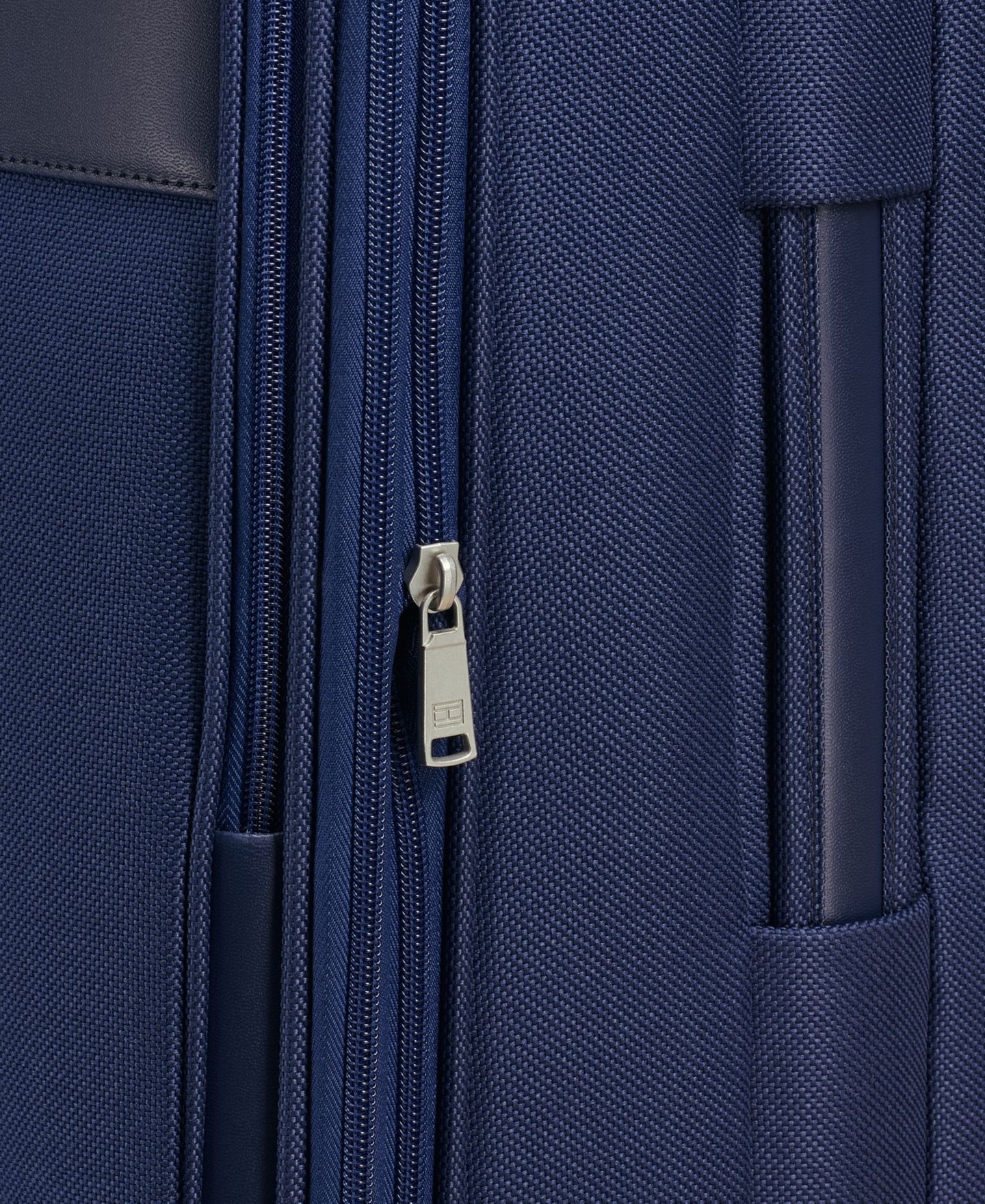 Чемодан Tommy Hilfiger Collingwood 21" Luggage, цвет: Тёмно-синий — фото 9