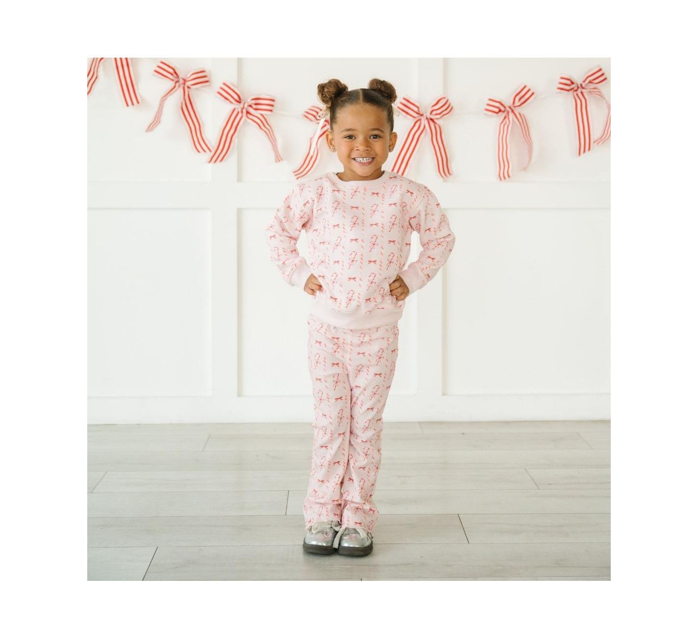 Толстовка Sweet Wink Candy Cane Lane Christmas для девочек-малышей, цвет: Розовый — фото 4