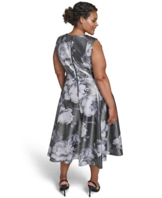 Plus Size Scoop Neck Sleeveless Dress