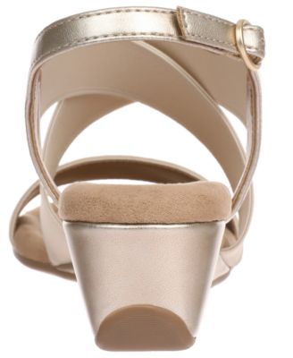 Women's Vonniie Round Toe Wedge Sandals