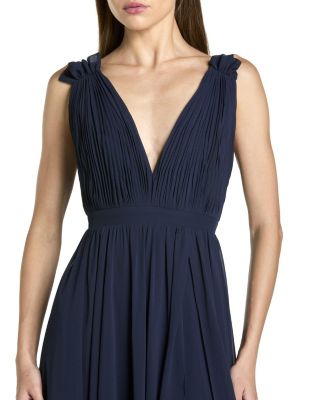 Women's Ieena Pleated Chiffon Sleeveless V-Neck Gown