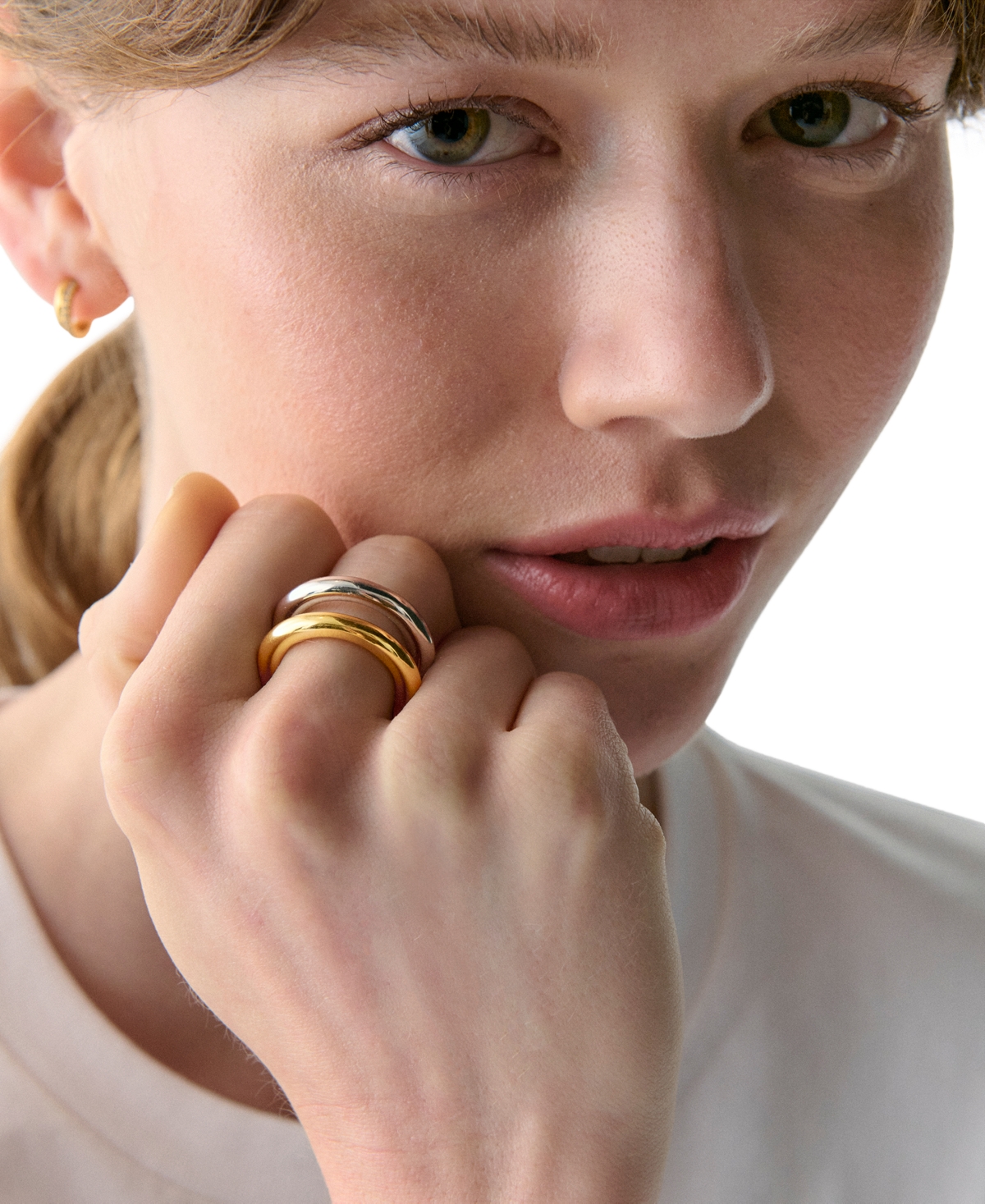 Kate Spade Two-tone Interlock Ring In Gold