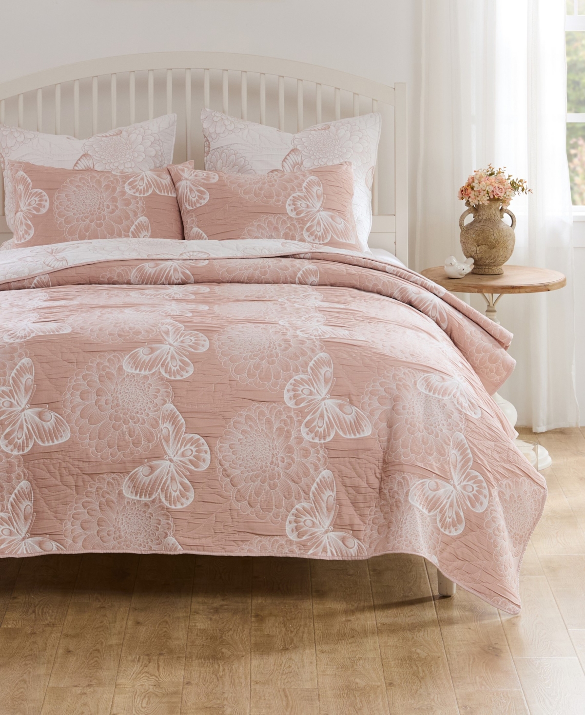 Greenland Home Fashions Mariposa Dahlia Matelasse 2-pc. Coverlet Set, Twin In Neutral