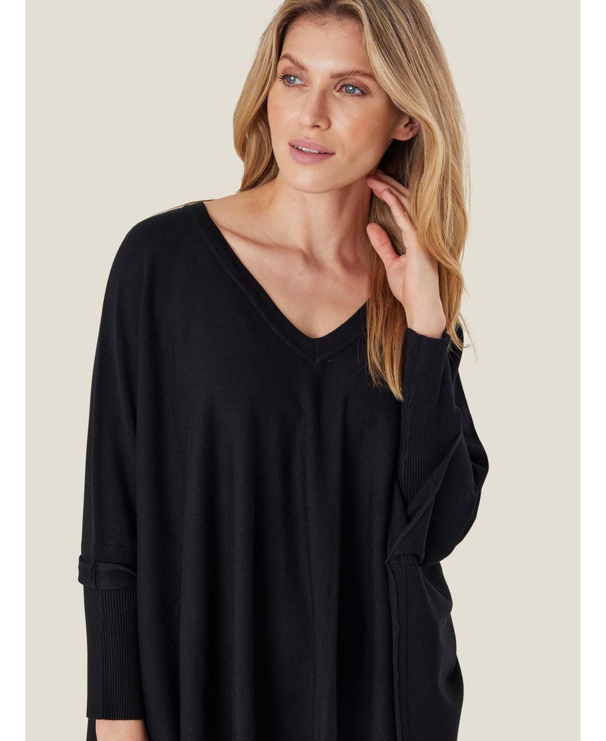Masai Copenhagen Women's MaFosna Long Sleeve V-Neck Poncho