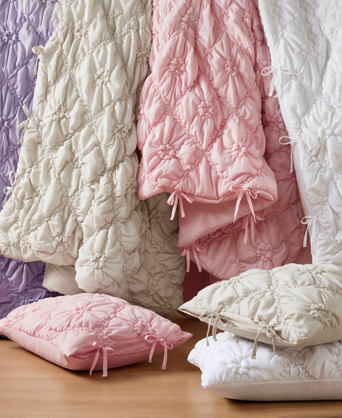 Intelligent Design Lily Floral 2-pc. Comforter Set, Twin In Neutral
