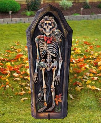 Skeleton Coffin Outdoor D&eacute;cor