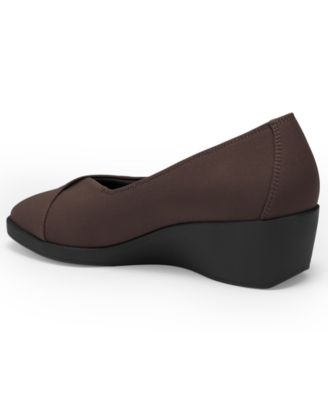 Women's Taka Wedge Pump