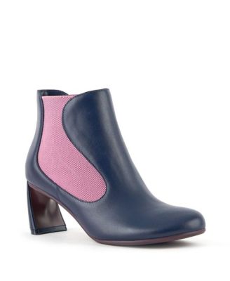 Womens Zuma Flow Mid Booties