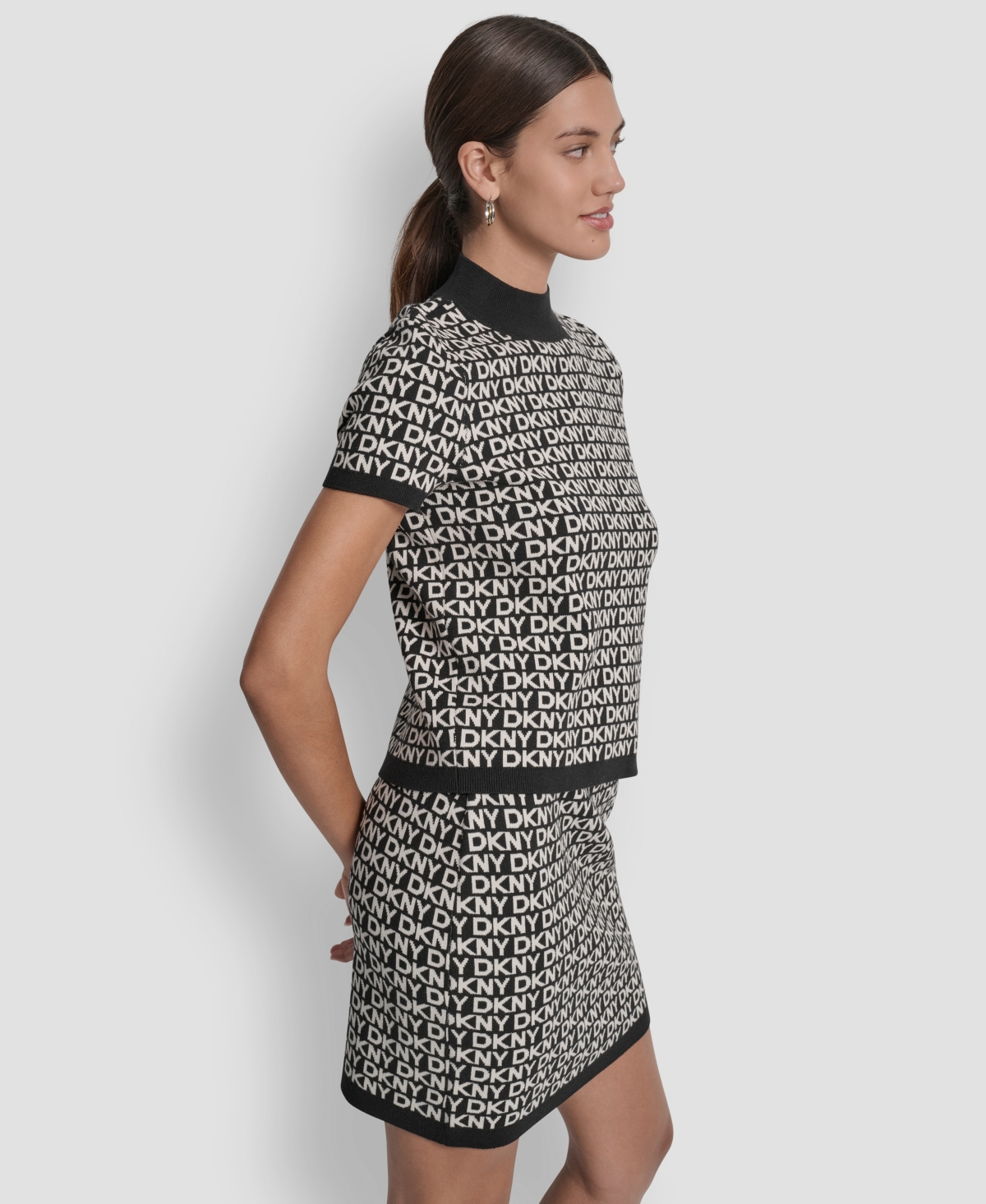Dkny Jeans Petite Short Sleeves Sweater In Black