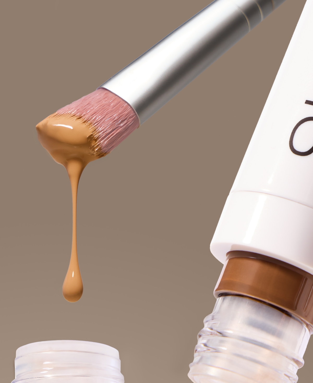 Rms Beauty Skin-to-skin Concealer Brush In Transparent