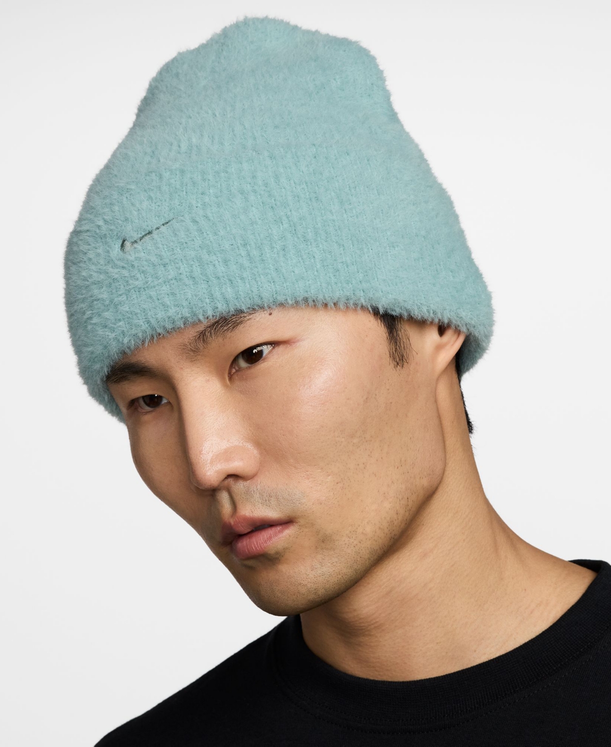 Nike Men's Peak Embroidered Logo Crown Beanie
