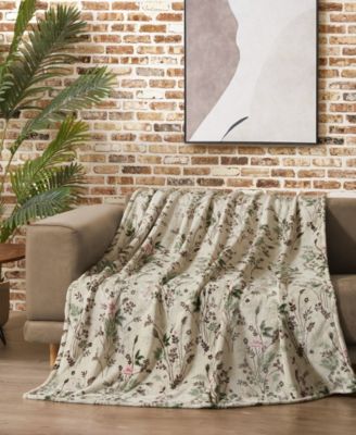 Wildflower Plush Throw, 50" x 70"