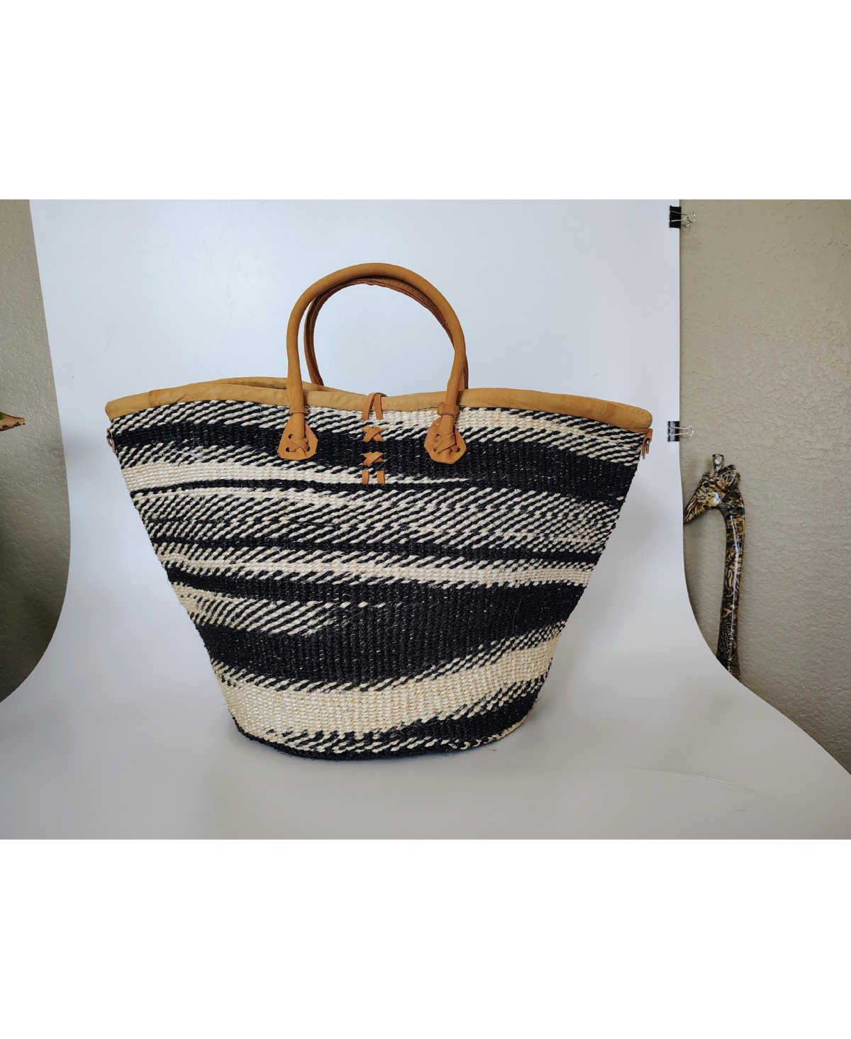 Sawa SAWABalance Art Spiral Black and White Handmade Sisal Straw Basket Tote