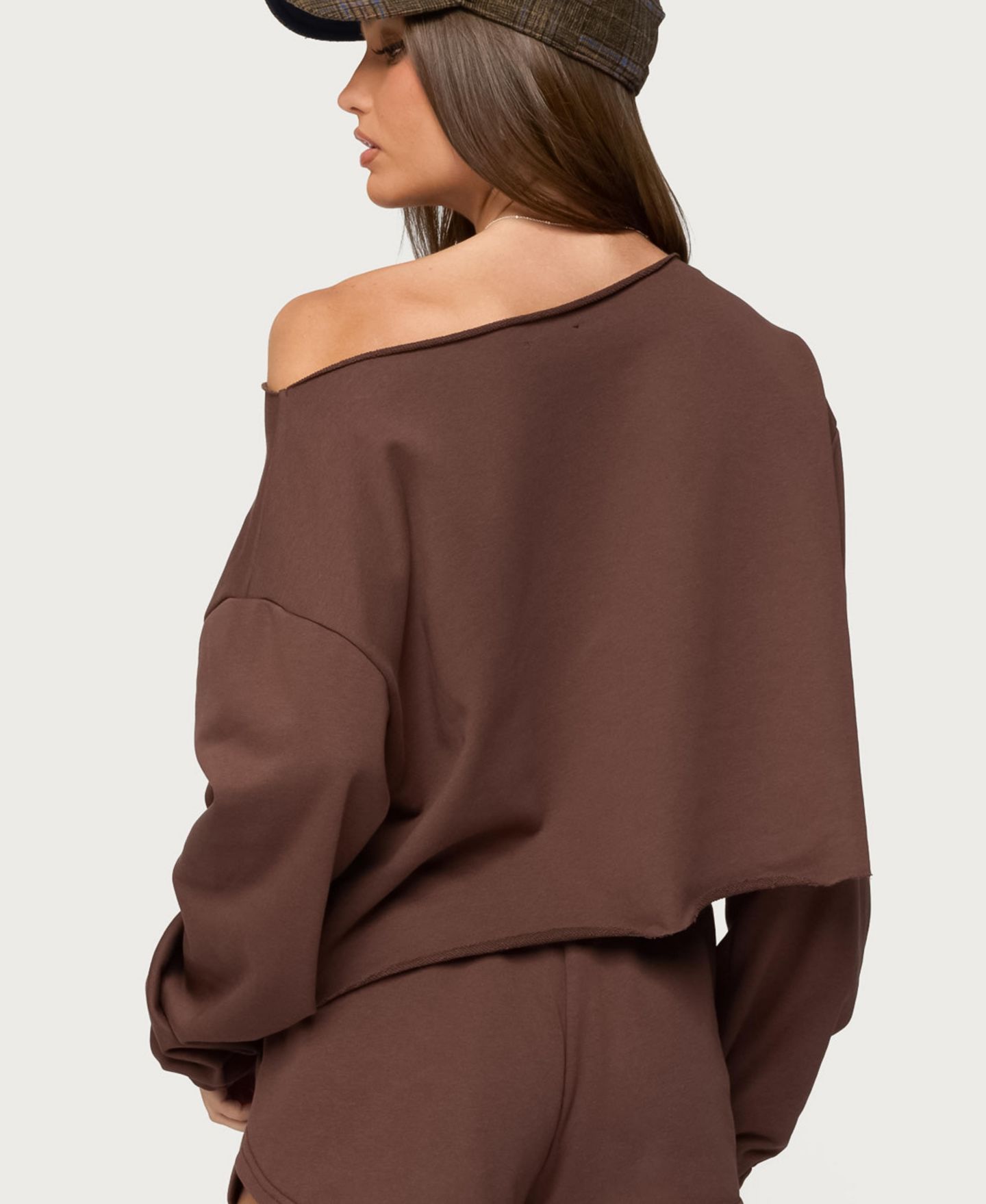 Женский свитшот Edikted Kordelia Off Shoulder, цвет: Коричневый — фото 3
