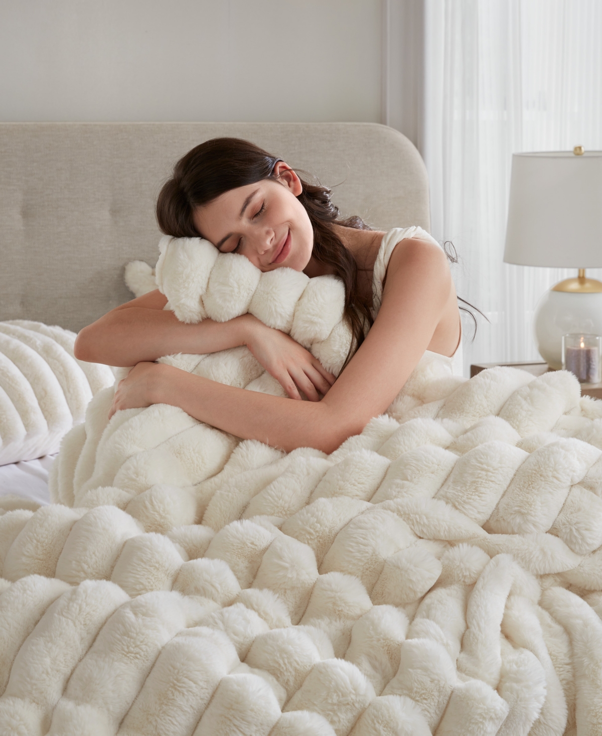 Madison Park Jasmine Faux Fur Reverse To Velvet 3-pc. Comforter Set, King In Neutral