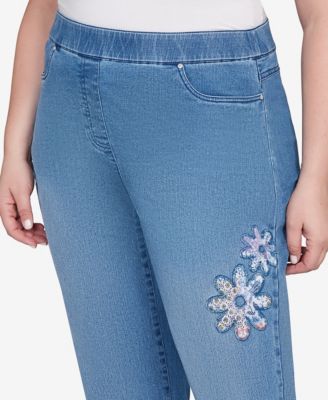Plus Size Hilton Head Floral Applique Detail Short Length Jeans