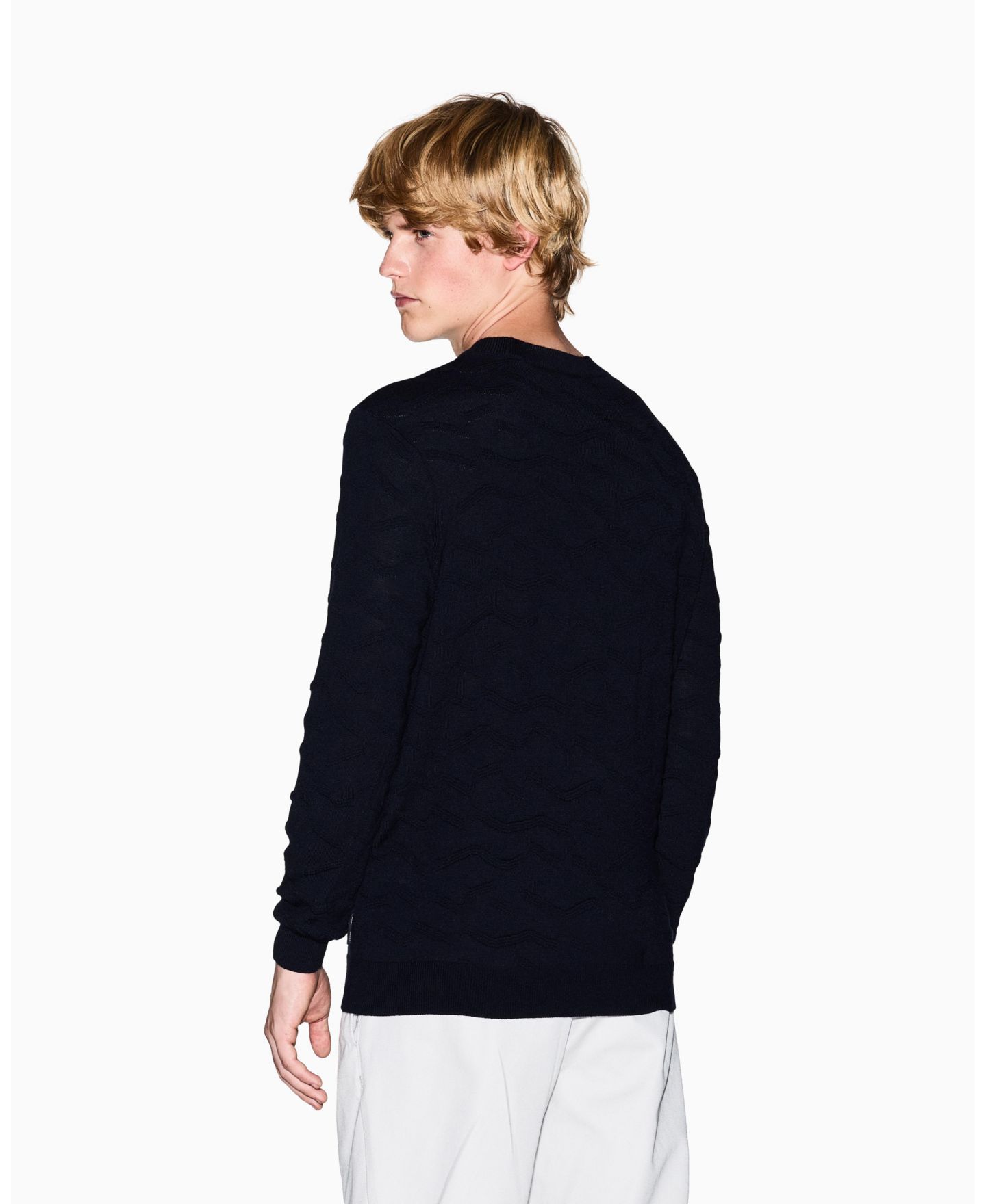 Мужской свитер A|X Armani Exchange Cozy Lab Tonal Crewneck, цвет: Глубокий тёмно-синий — фото 20