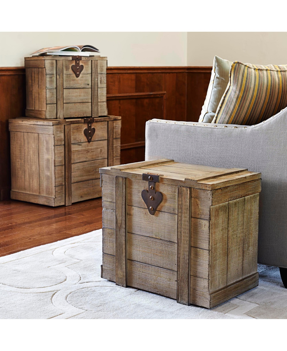 Household Essentials Antiqued Decorative Trunk, Large, Chinese Fir Panel and Mdf