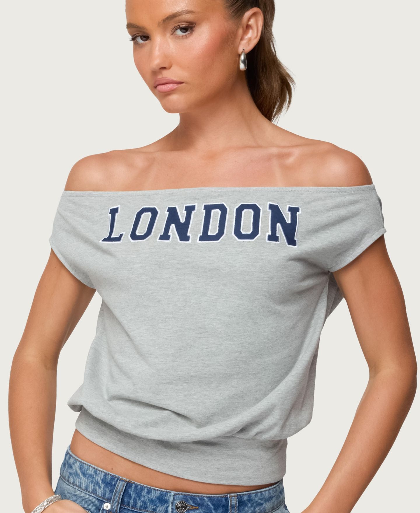 Женский топ Edikted So London Off Shoulder, цвет: Серый меланжевый — фото 1