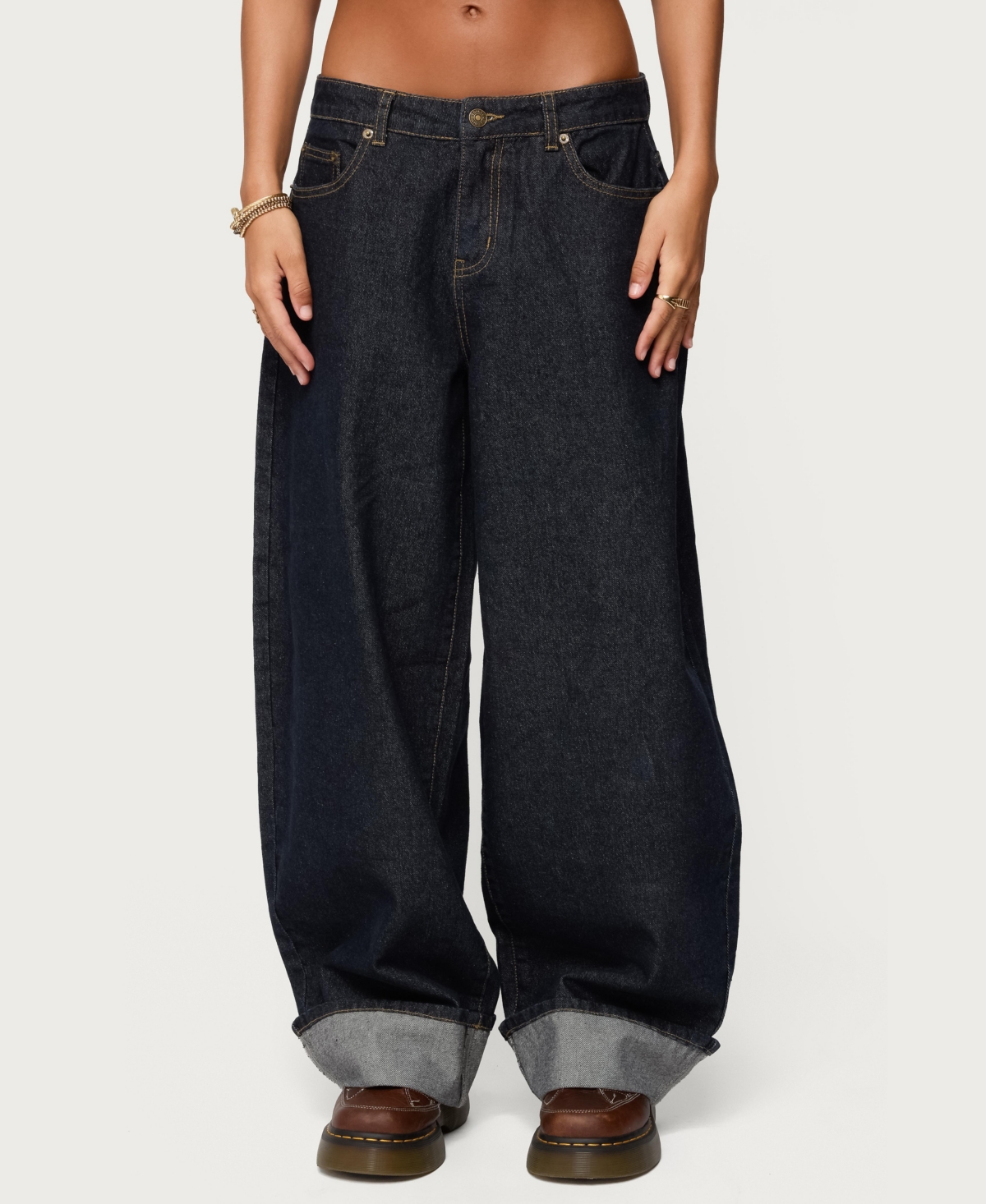 Edikted Women's Kella Extra Oversized Low Rise Jeans