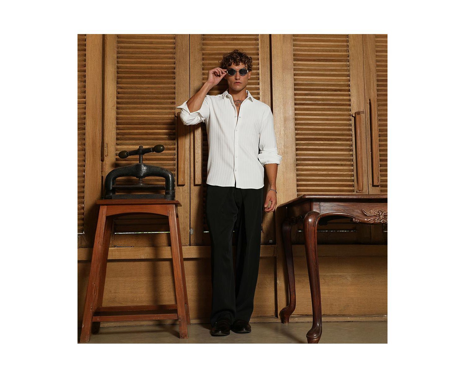 Men's Chalk White Chevron-Panel Tactile Shirt