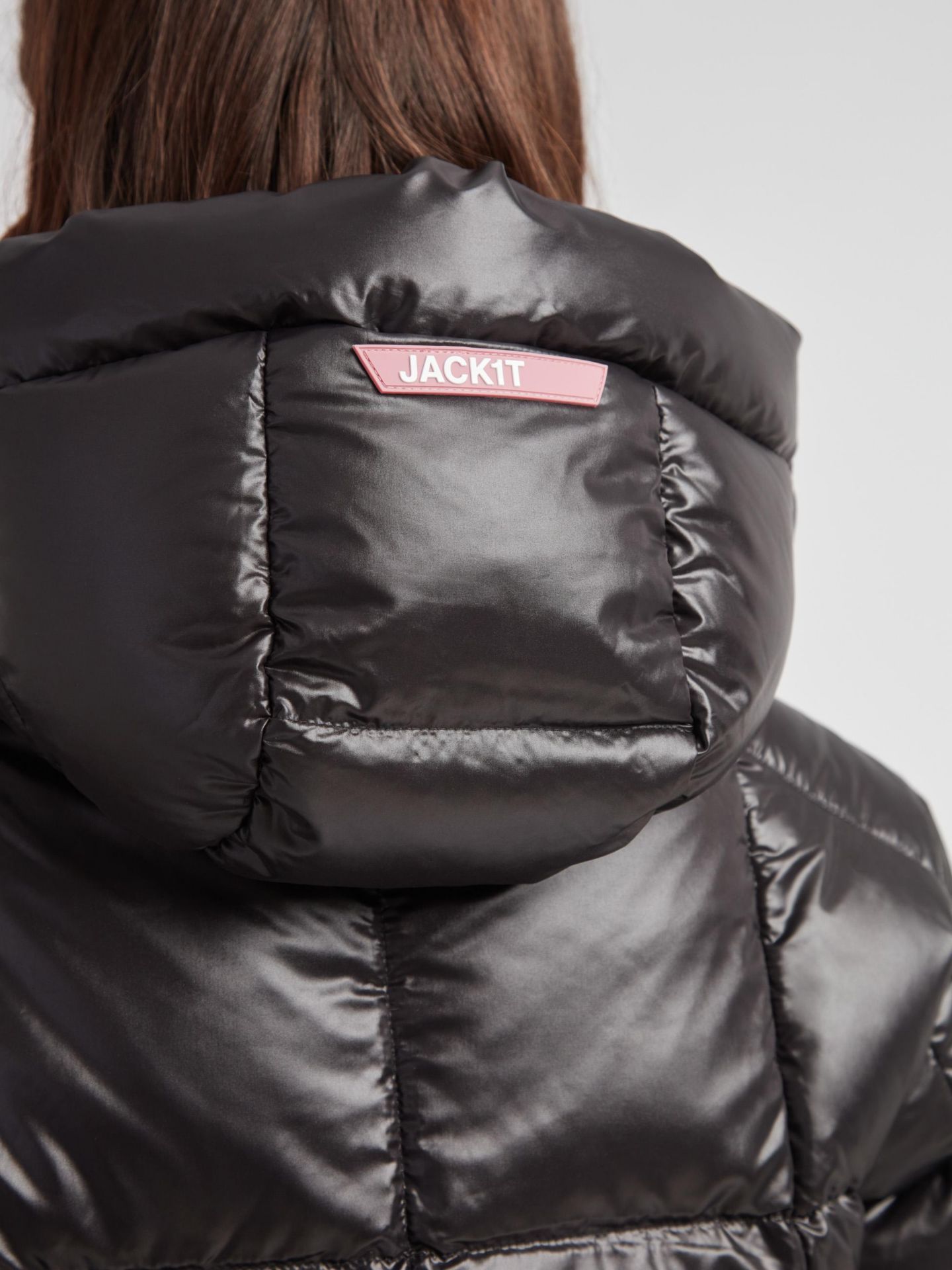 Женская куртка JACK1T EZ Boxed Hooded Cropped Puffer, цвет: Чёрный / Серо-бежевый — фото 5