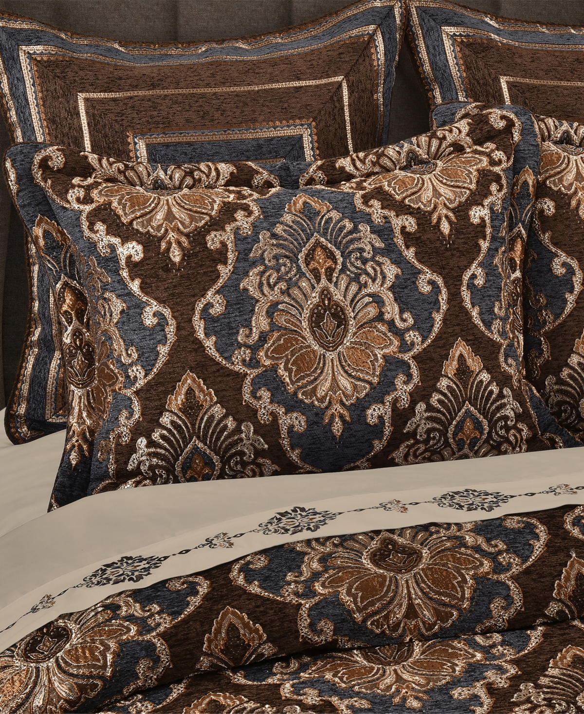 J Queen New York Sofia Chenille Damask 4-Pc. Comforter Set