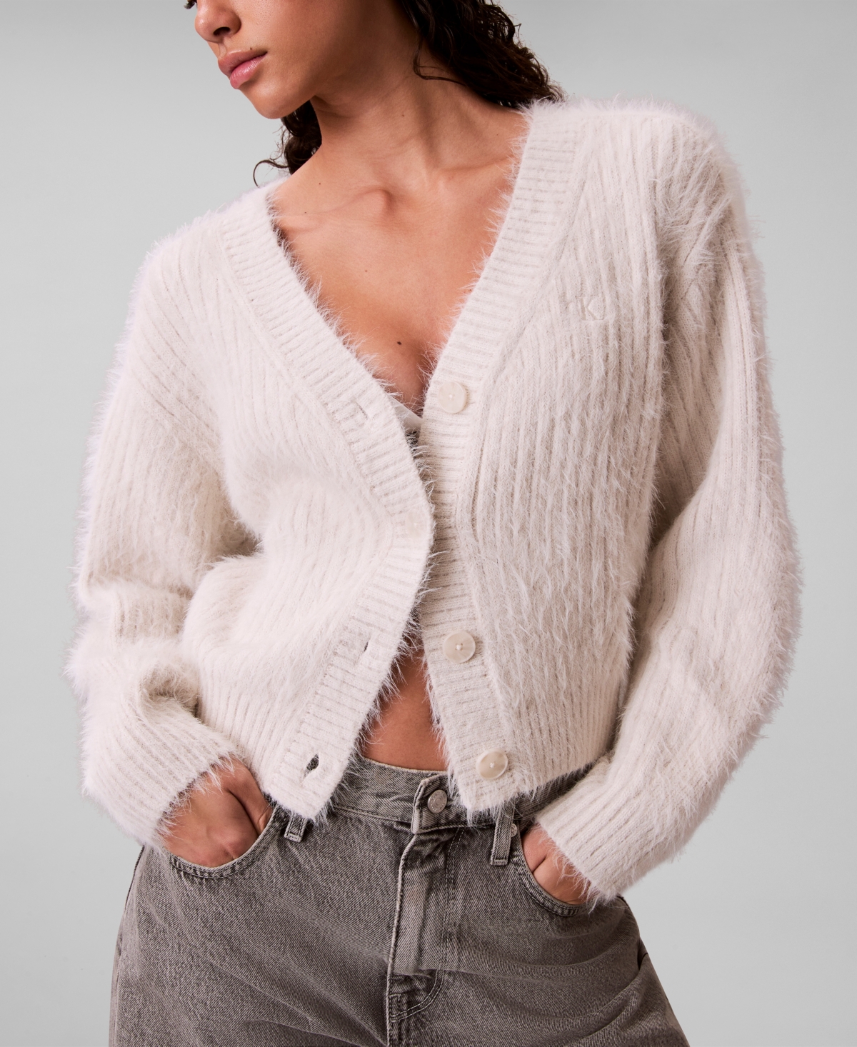 Calvin Klein Jeans Est.1978 Women's Cropped Relaxed Long-sleeve Cardigan In Neutral