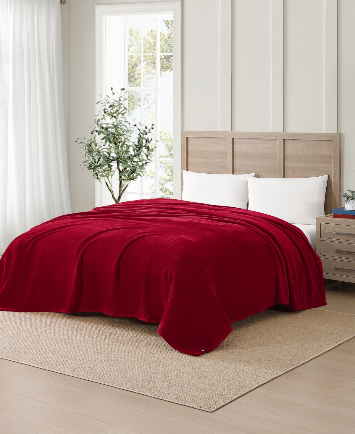 Tommy Hilfiger Solid Plush Blanket, Full/queen In Red