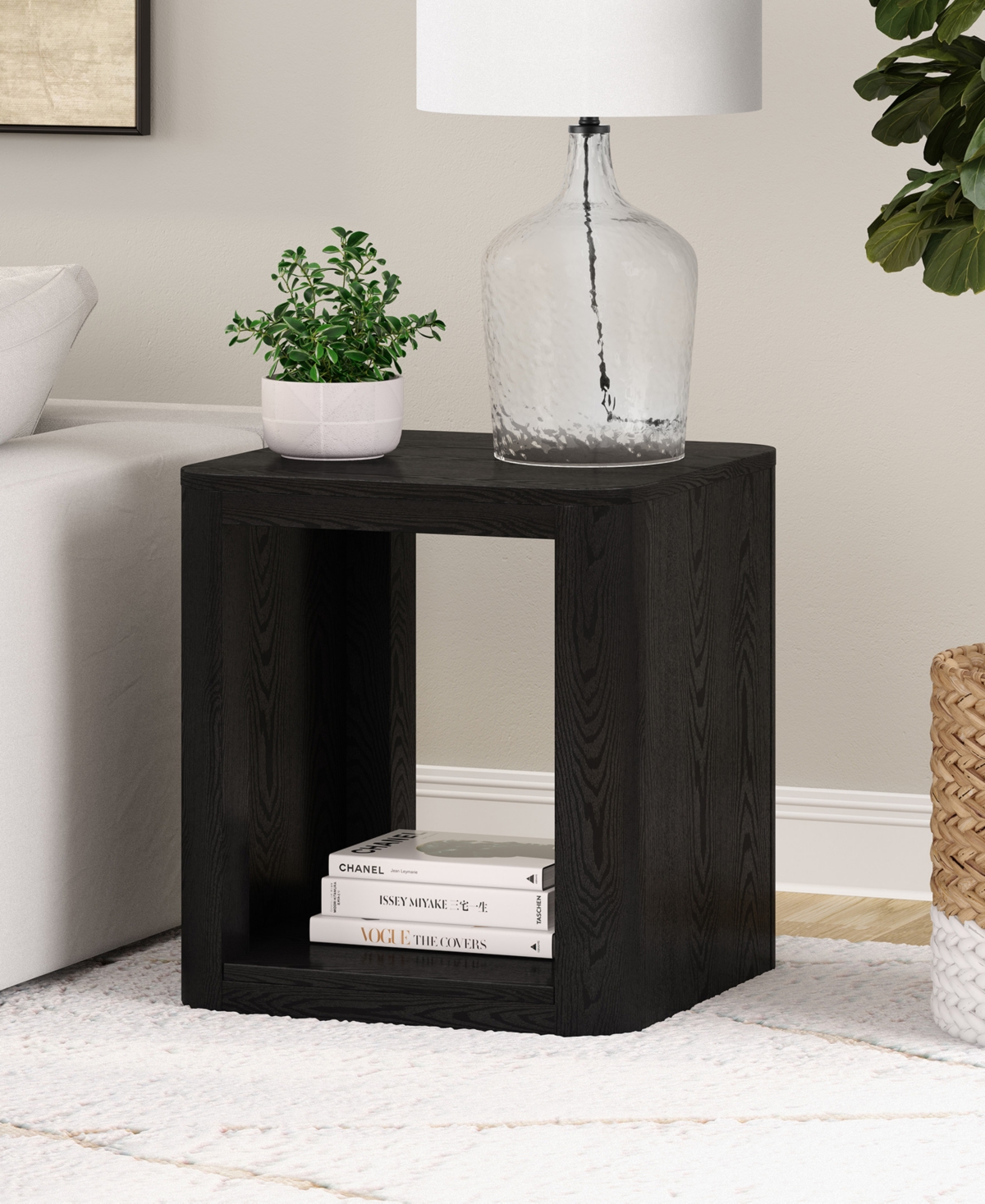 Hudson & Canal Kellan 20" Wood Wide Square Side Table In Black