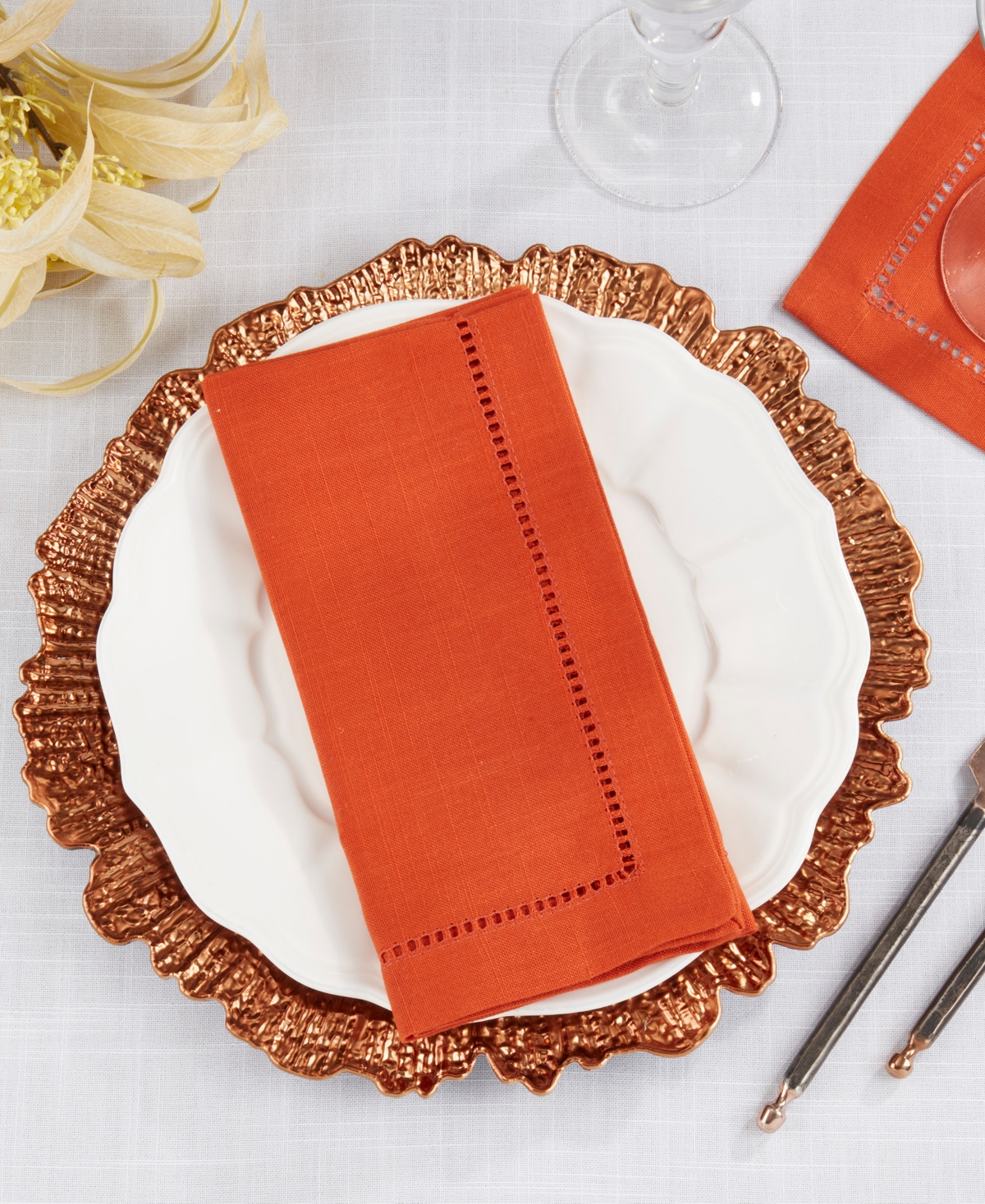Saro Lifestyle Hemstitched Border Dinner Napkin
