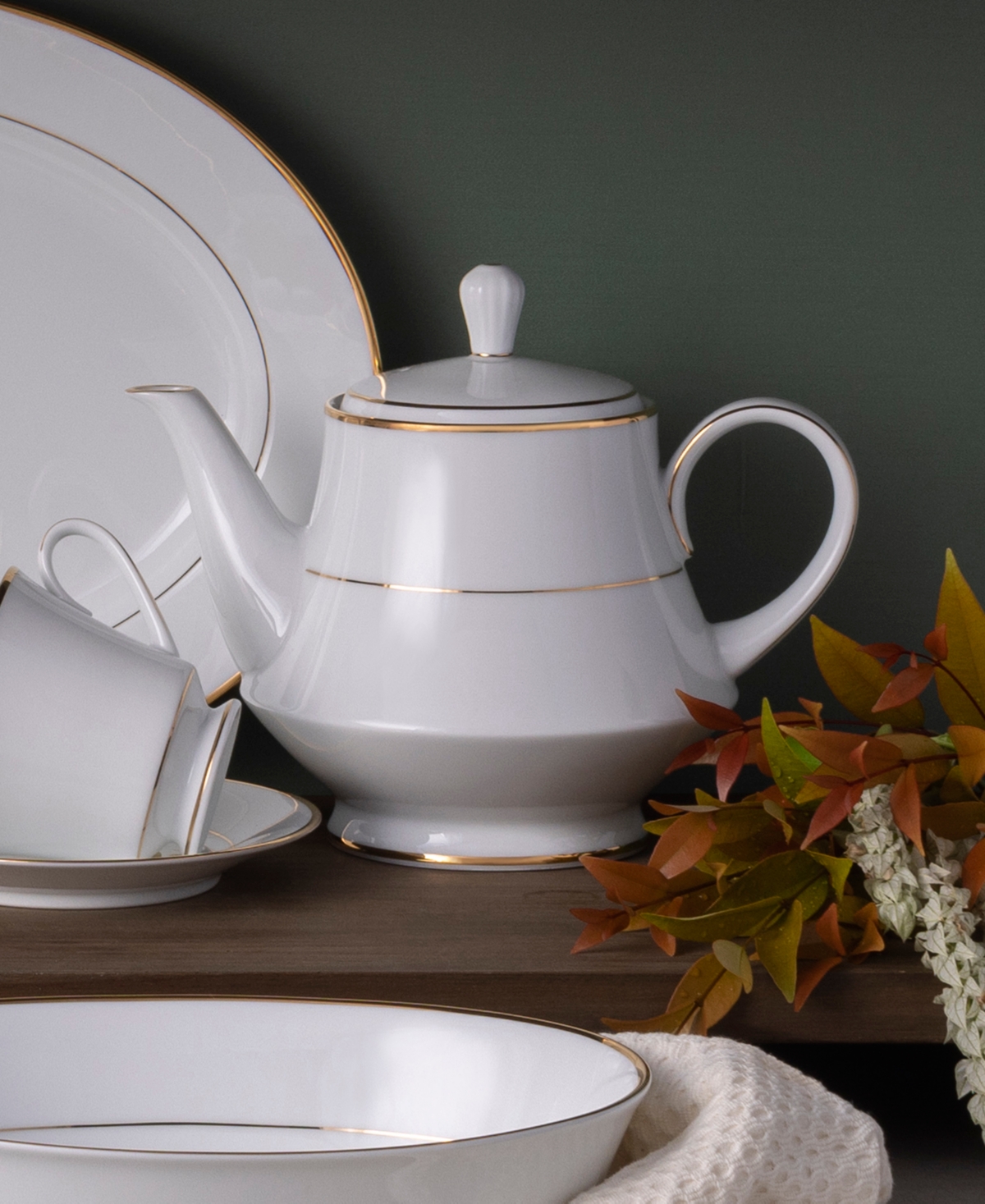 Noritake Heritage Tea Pot In Multi