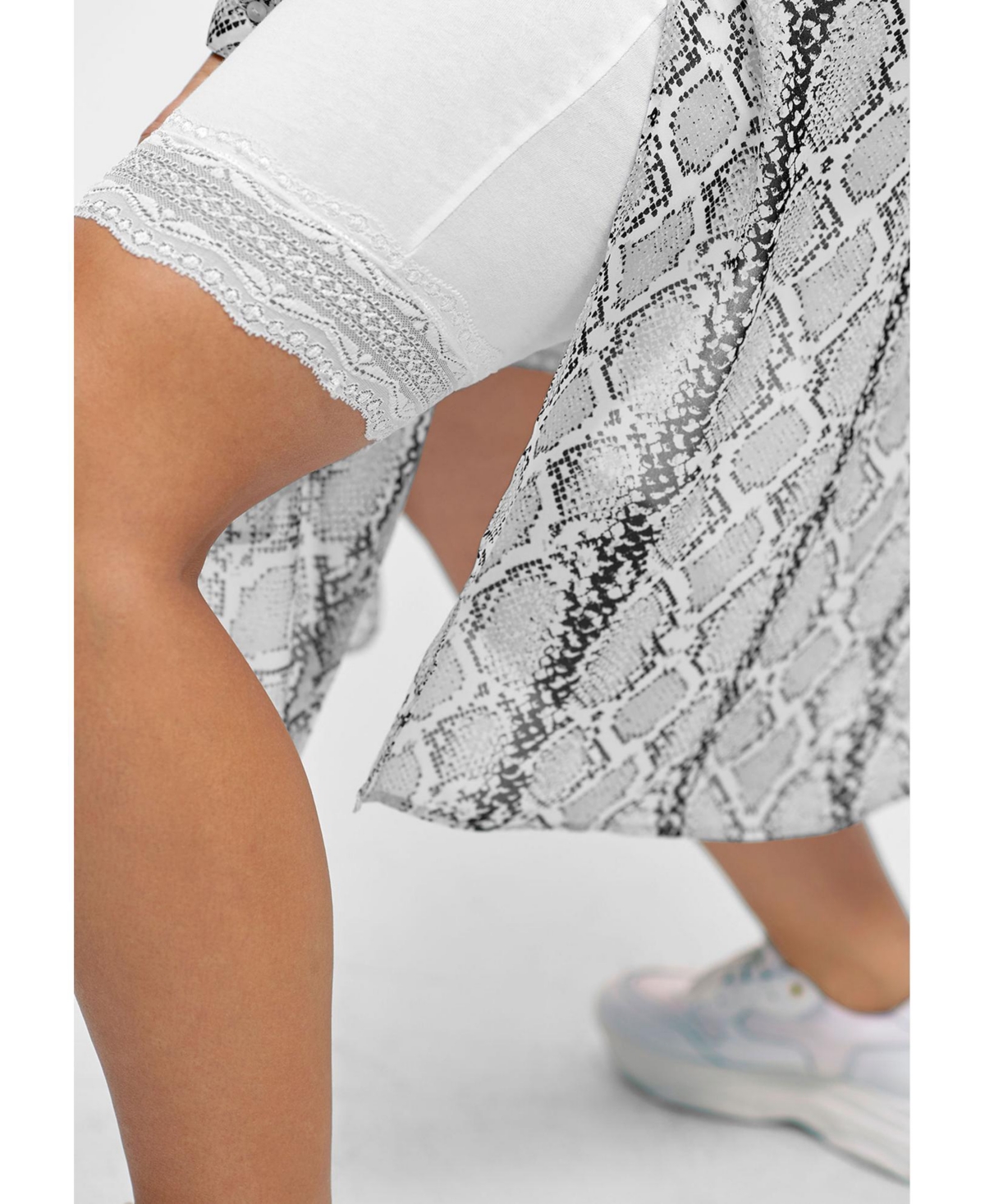 ellos Women's Lace Hem Bike Shorts