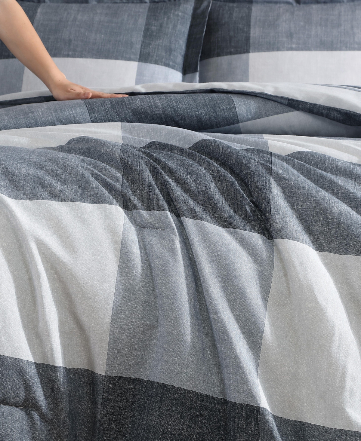 Eddie Bauer Oversized Plaid Reversible 7-Pc. Comforter Set