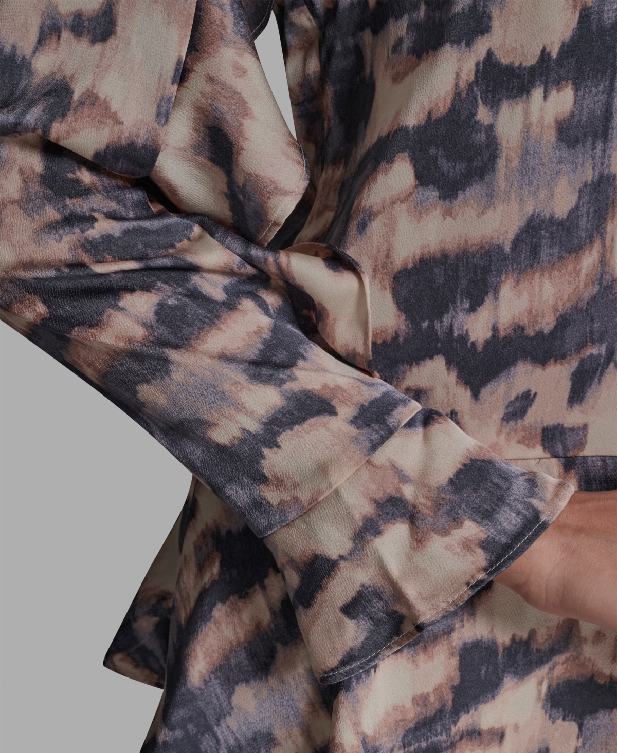 Bcbg Women's Hammered Satin Tiered Shift Dress