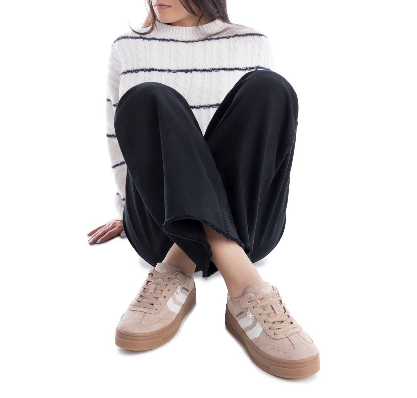 Женские кроссовки XTI Suede Casual Sneakers Urban Comfort, цвет: Бежевый — фото 3