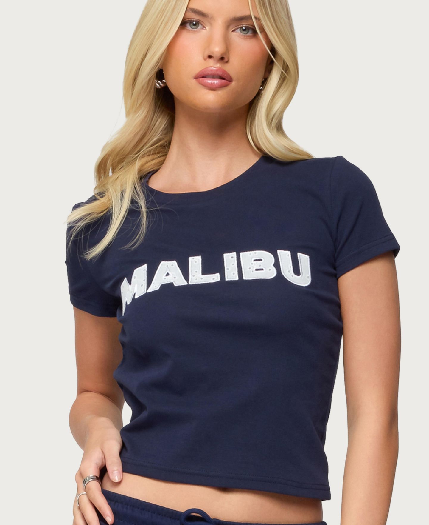 Женская футболка Edikted Tops & Tees Pacific Coast, цвет: Тёмно-синий — фото 1