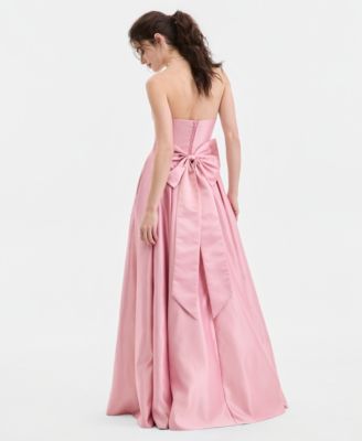 Juniors' Strapless Bow-Back Gown
