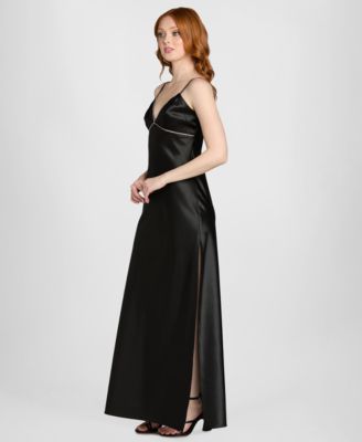 Juniors' Embellished V-Neck Sleeveless Gown