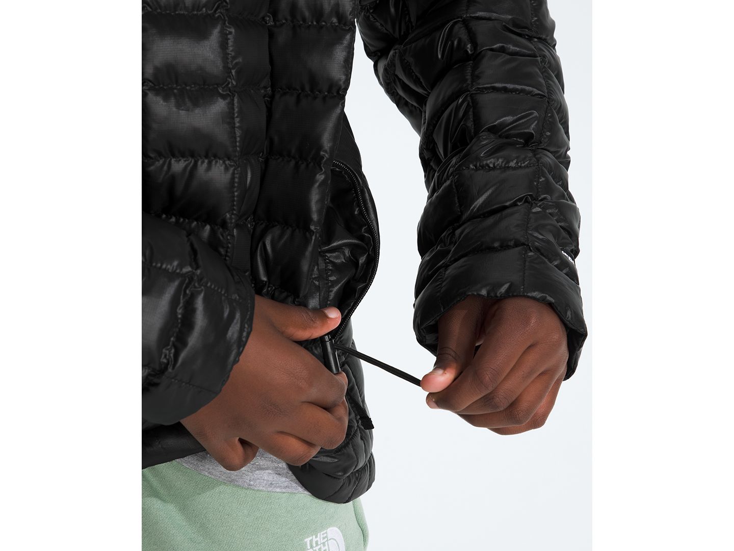 Детская куртка The North Face Long-Sleeve Hooded, цвет: Чёрный — фото 7