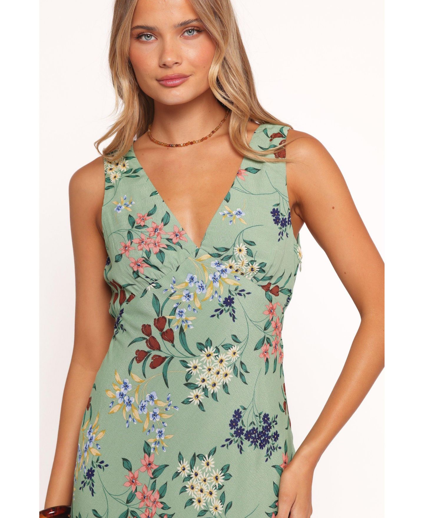 Женское платье Petal and Pup Acilia Midi - Sage Floral, цвет: Шалфейный с принтом — фото 4