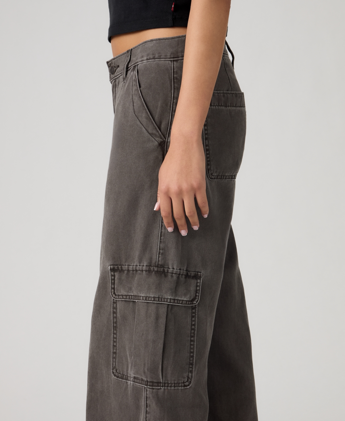 Levi's Women's Superlow Loose Cargo Jeans In Gray