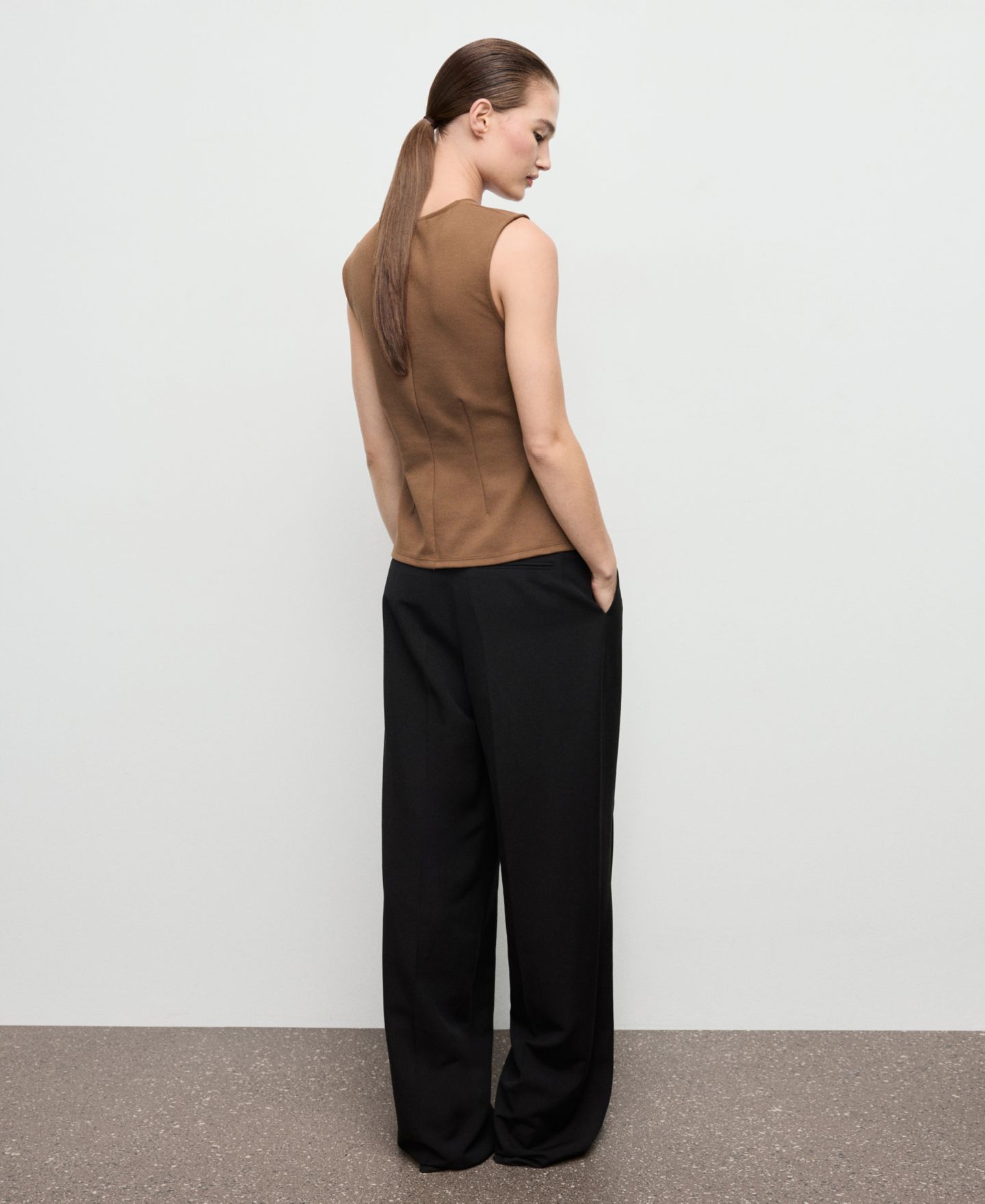 Женский топ Mango Wide Straps Fitted, цвет: Средний коричневый — фото 2