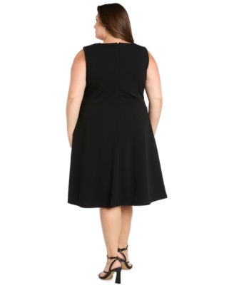 Plus Size Sleeveless V-Neck Midi Dress