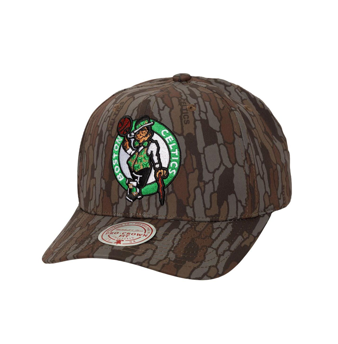 Мужская кепка Mitchell & Ness Camo Boston Celtics Hidden Pro-Crown Adjustable Hat — фото 1