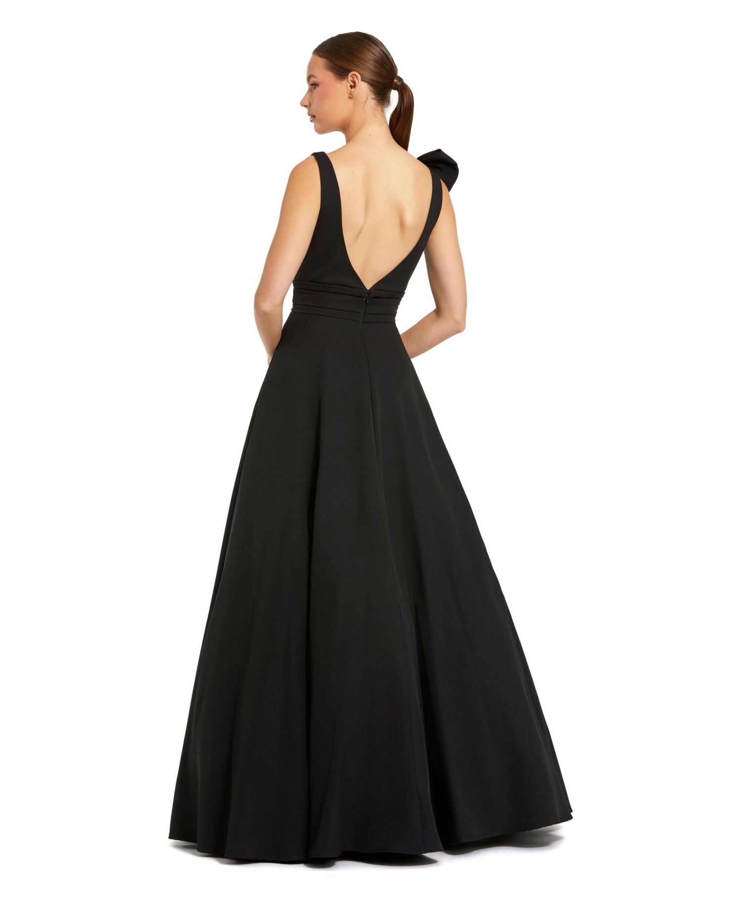 Women's Crepe Sleeveless Plunge Neck Ballgown With Bow Dresses
