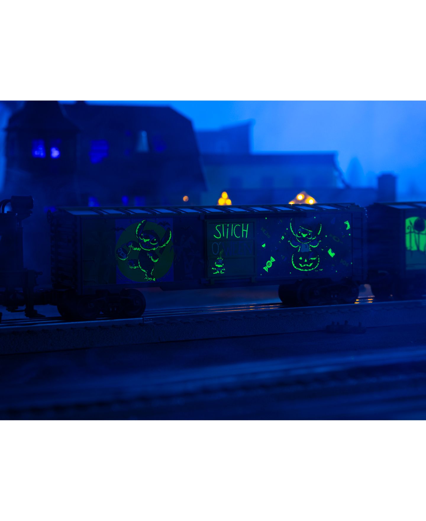 Детская игрушка Lionel O Gauge Disney Stitch Stitchoween Glow in the Dark Model Train Boxcar — фото 5