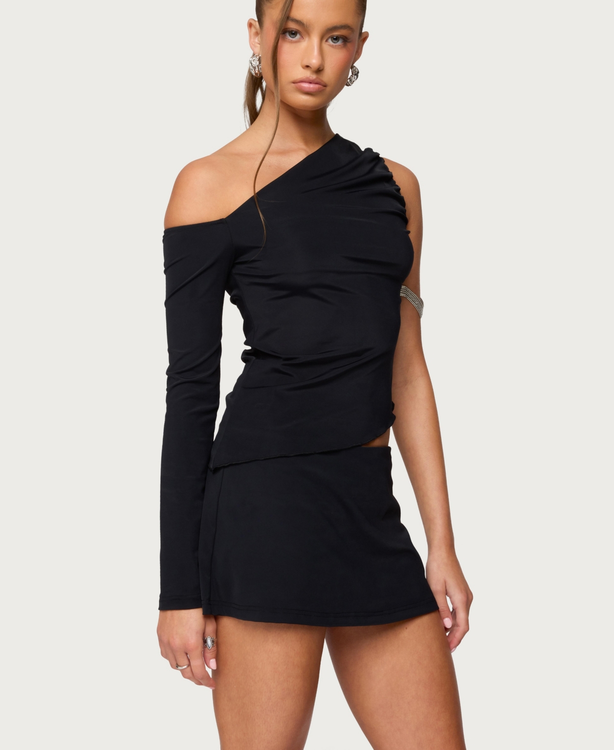 Edikted Women's Lucretia Asymmetric Off Shoulder Top