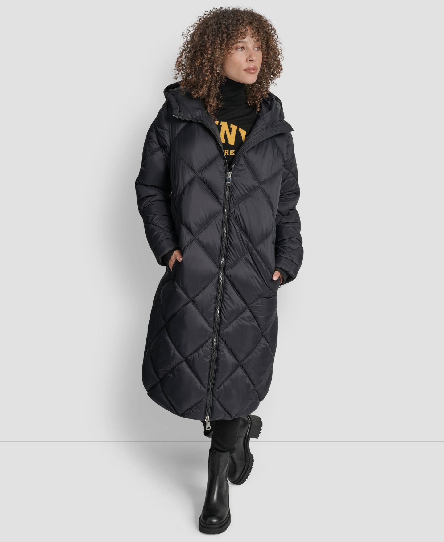 Женская куртка DKNY Diamond Quilted Hooded Puffer, цвет: Чёрный — фото 1